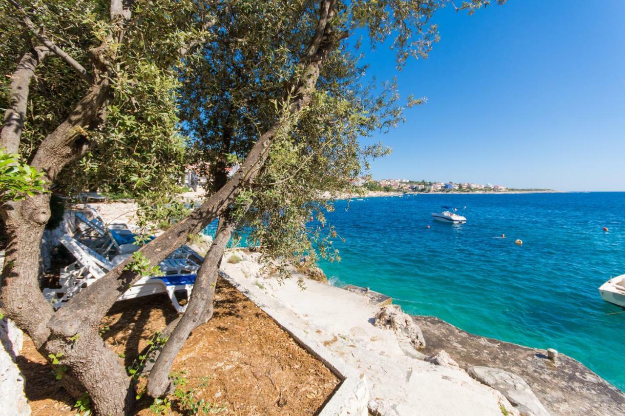 Apartments Marinana Razanj Luaran gambar